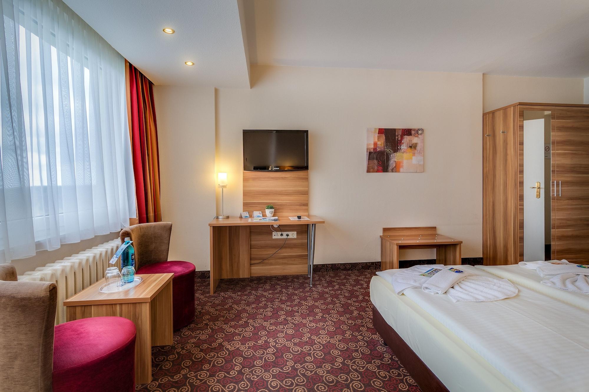 Ferien Hotel Rennsteigblick Friedrichroda Buitenkant foto