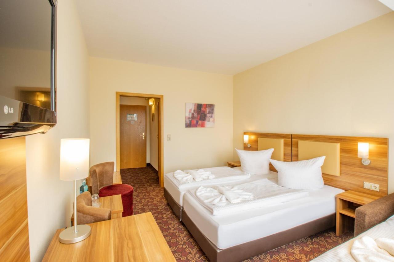 Ferien Hotel Rennsteigblick Friedrichroda Buitenkant foto