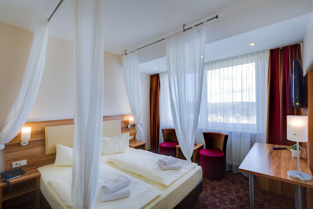 Ferien Hotel Rennsteigblick Friedrichroda Buitenkant foto