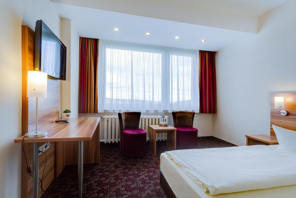 Ferien Hotel Rennsteigblick Friedrichroda Buitenkant foto