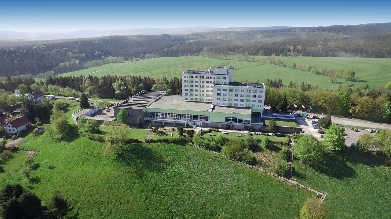 Ferien Hotel Rennsteigblick Friedrichroda Buitenkant foto